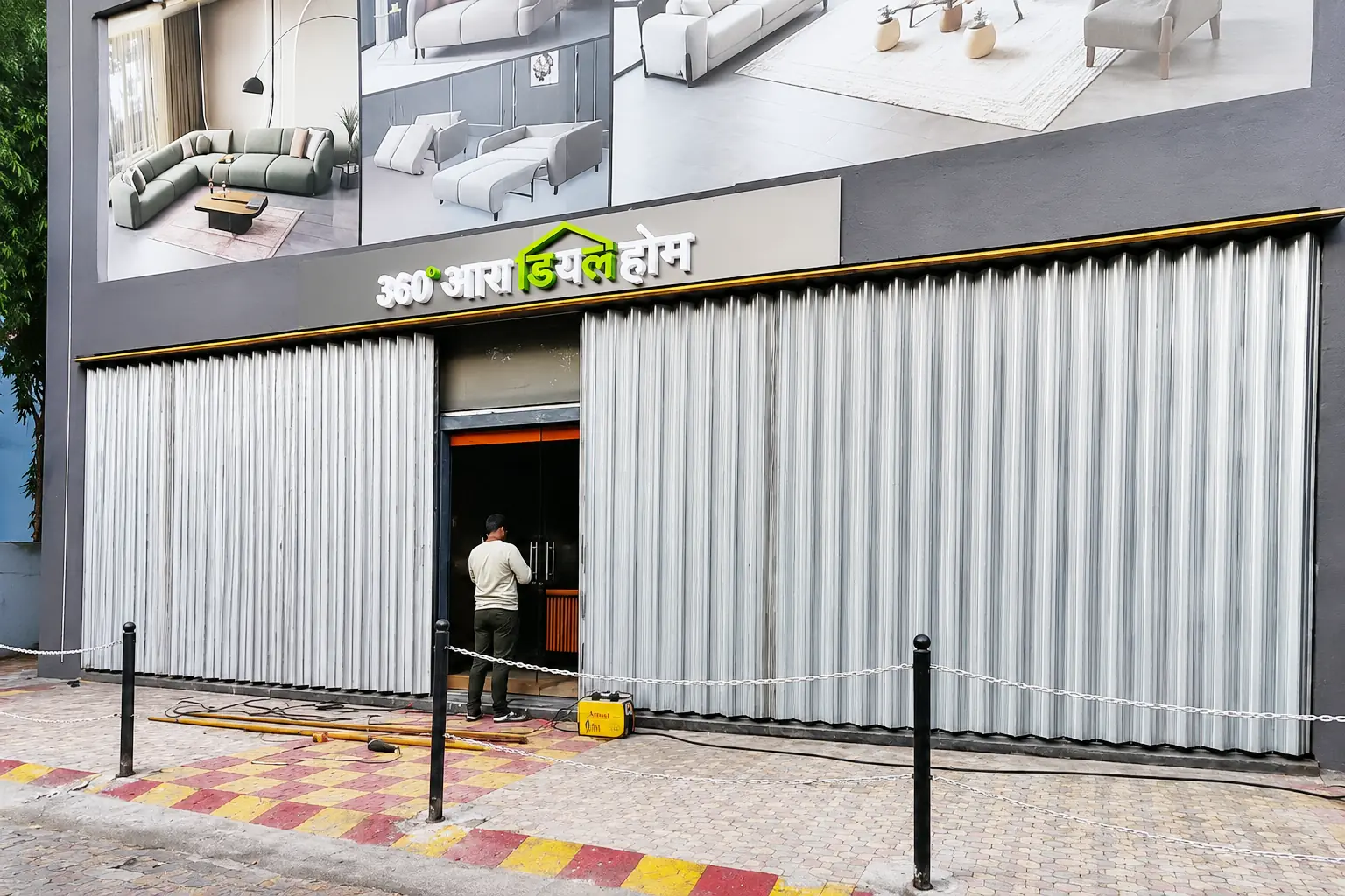 Folding Gates installation in Mankhurd, Mumbai